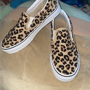 Leopard vans